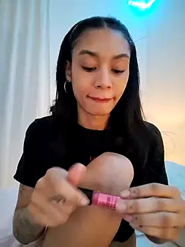 Snapshot of Leaberry chatting on 03-14-26, 10:04 Leaberry online show from 03-14-26, 10:04