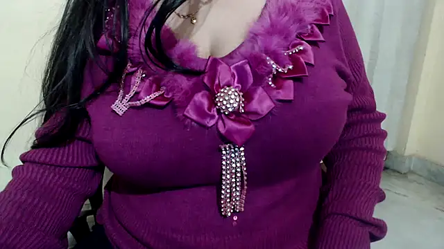 Snapshot of HOT_CHILLY chatting on 02-27-25, 04:32 HOT CHILLY online show from 02-27-25, 04:32