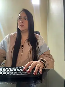 kendall 52 online show from 04-29-26, 02:43