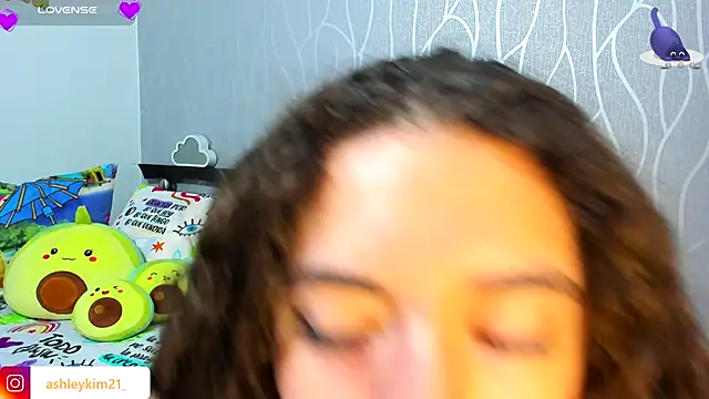 Snapshot of AshleyKim_ chatting on 11-15-25, 11:21 AshleyKim online show from 11-15-25, 11:21