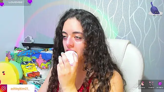 Snapshot of AshleyKim_ chatting on 11-25-25, 12:10 AshleyKim online show from 11-25-25, 12:10