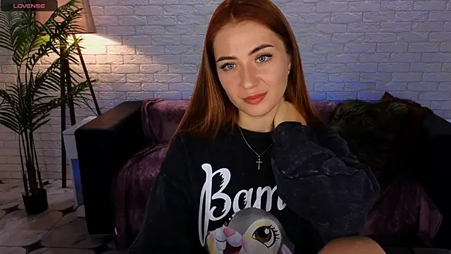 Snapshot of Adelyna_Bird chatting on 12-02-24, 07:36 Adelyna Bird online show from 12-02-24, 07:36