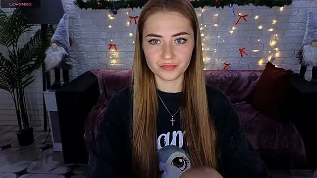 Snapshot of Adelyna_Bird chatting on 12-26-24, 07:35 Adelyna Bird online show from 12-26-24, 07:35