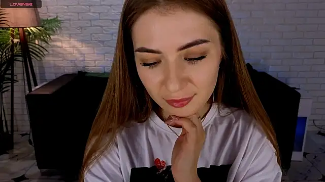 Snapshot of Adelyna_Bird chatting on 03-16-25, 10:55 Adelyna Bird online show from 03-16-25, 10:55