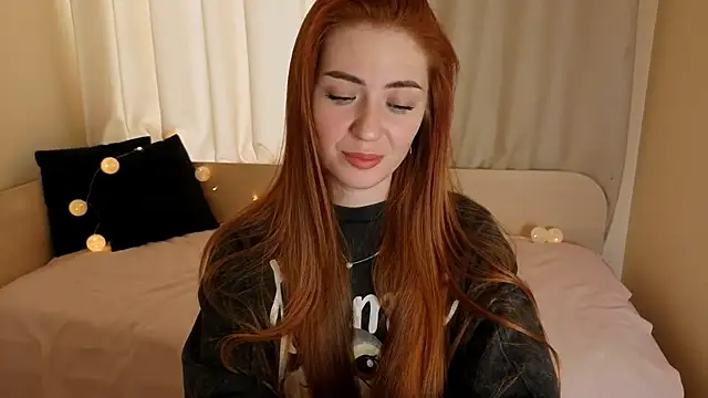 Snapshot of Adelyna_Bird chatting on 12-19-25, 07:59 Adelyna Bird online show from 12-19-25, 07:59