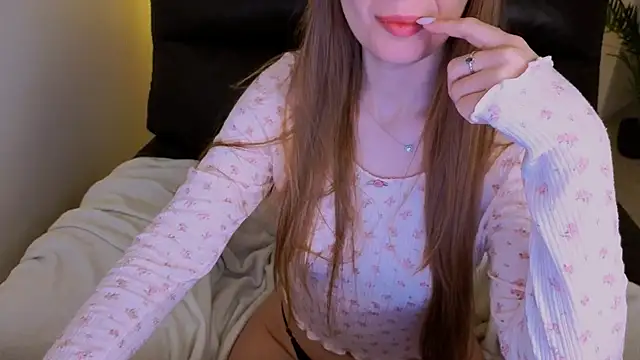 Snapshot of Adelyna_Bird chatting on 01-18-26, 07:56 Adelyna Bird online show from 01-18-26, 07:56