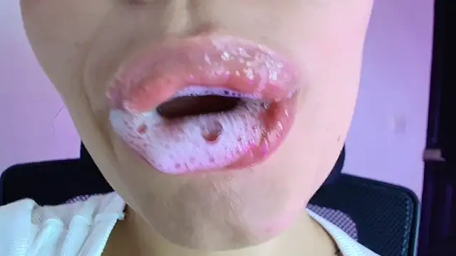 lisbet21x online show from 11-19-25, 10:10