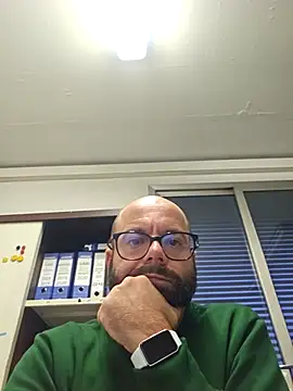 Snapshot of Dolceporco19 chatting on 11-18-25, 04:11 Dolceporco19 online show from 11-18-25, 04:11