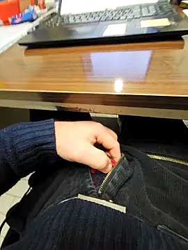 Snapshot of Dolceporco19 chatting on 01-07-26, 04:09 Dolceporco19 online show from 01-07-26, 04:09