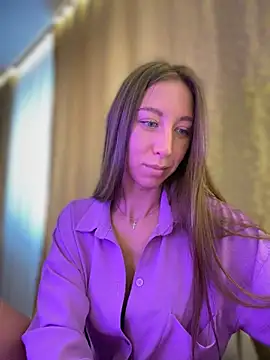 Snapshot of EvaCatt chatting on 12-24-24, 04:00 EvaCatt online show from 12-24-24, 04:00