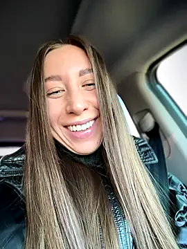 Snapshot of EvaCatt chatting on 11-11-25, 03:39 EvaCatt online show from 11-11-25, 03:39