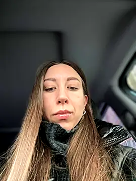 Snapshot of EvaCatt chatting on 11-13-25, 03:49 EvaCatt online show from 11-13-25, 03:49