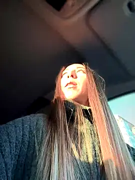 Snapshot of EvaCatt chatting on 11-17-25, 02:28 EvaCatt online show from 11-17-25, 02:28