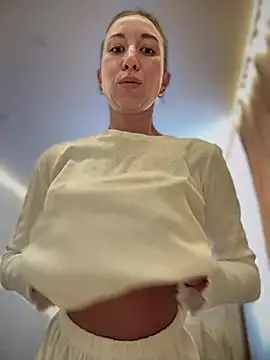 Snapshot of EvaCatt chatting on 01-15-26, 03:55 EvaCatt online show from 01-15-26, 03:55