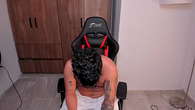 Snapshot of Jake_simons chatting on 11-15-25, 11:18 Jake simons online show from 11-15-25, 11:18