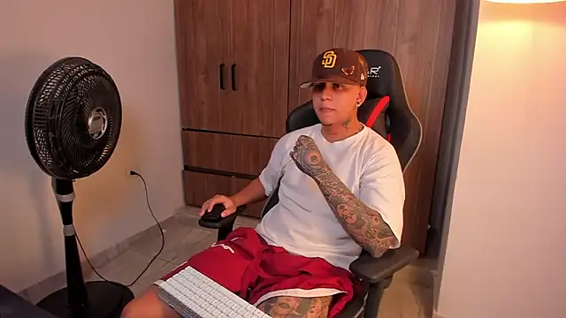 Snapshot of Jake_simons chatting on 03-04-26, 09:15 Jake simons online show from 03-04-26, 09:15