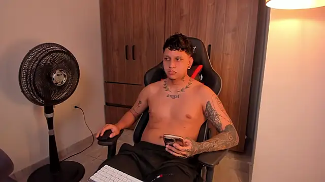 Snapshot of Jake_simons chatting on 03-05-26, 08:10 Jake simons online show from 03-05-26, 08:10