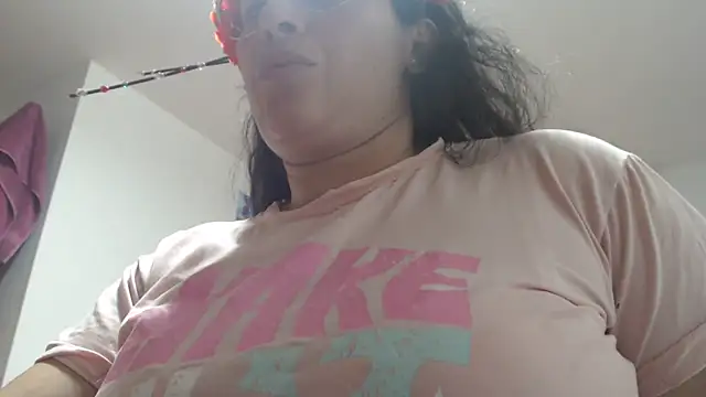 andreaisis2 online show from 10-31-25, 09:05