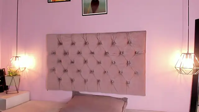 Snapshot of Zafiiraa chatting on 01-11-25, 11:45 Zafiiraa online show from 01-11-25, 11:45