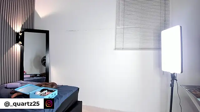 Zafiiraa online show from 04-17-26, 04:04