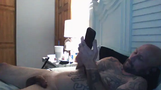 Snapshot of J-Dubb chatting on 11-16-25, 05:35 J-Dubb online show from 11-16-25, 05:35