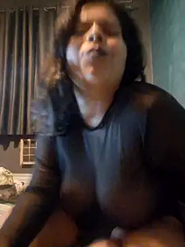 niCuNin online show from 10-14-25, 04:02