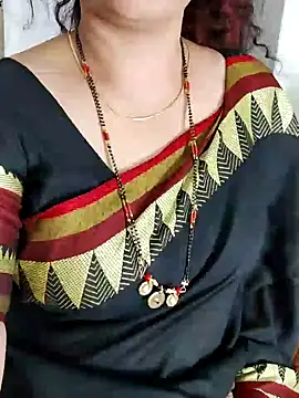 Snapshot of Indian_desi_wife chatting on 12-13-24, 04:49 Indian desi wife online show from 12-13-24, 04:49