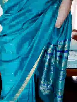 Snapshot of Indian_desi_wife chatting on 01-18-25, 03:09 Indian desi wife online show from 01-18-25, 03:09