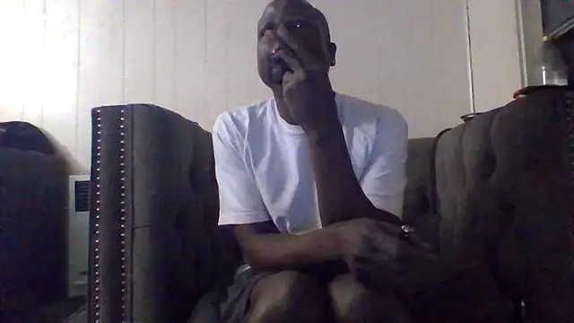 Snapshot of Daddy_hook chatting on 04-15-26, 03:02 Daddy hook online show from 04-15-26, 03:02