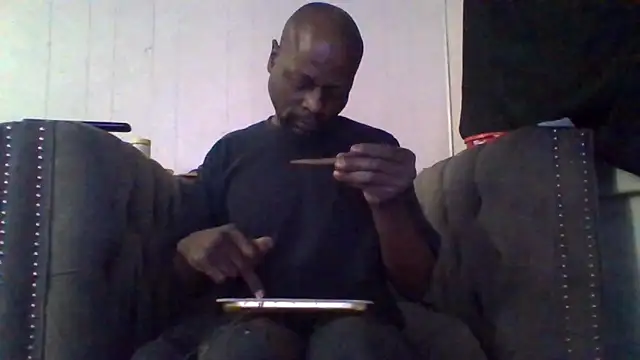 Snapshot of Daddy_hook chatting on 04-28-26, 03:44 Daddy hook online show from 04-28-26, 03:44