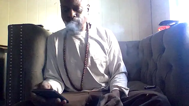 Snapshot of Daddy_hook chatting on 04-28-26, 10:48 Daddy hook online show from 04-28-26, 10:48