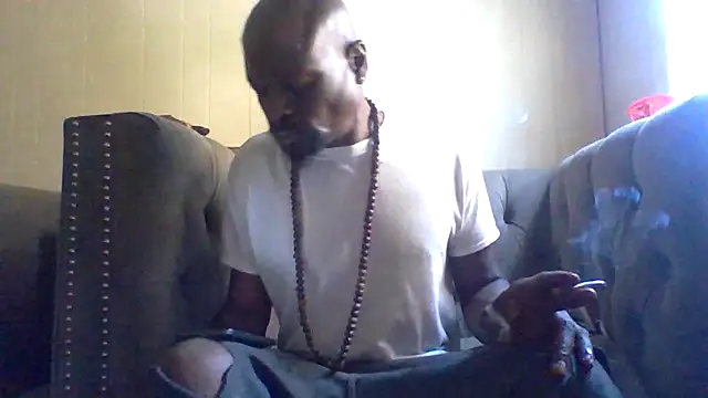 Snapshot of Daddy_hook chatting on 05-01-26, 08:13 Daddy hook online show from 05-01-26, 08:13