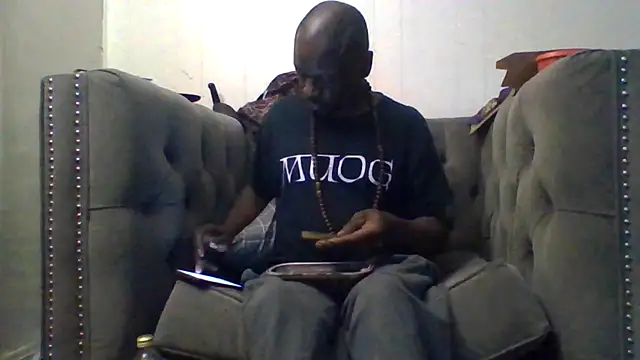Snapshot of Daddy_hook chatting on 05-10-26, 12:43 Daddy hook online show from 05-10-26, 12:43
