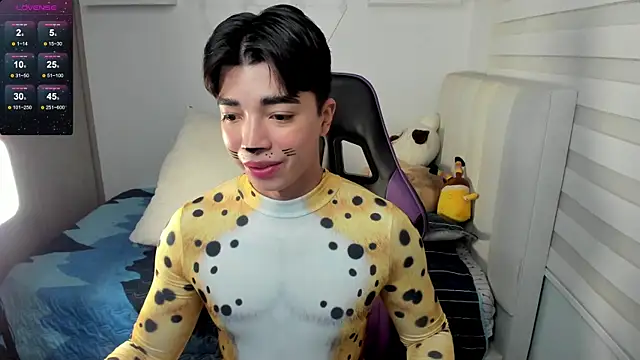 santy7v7 online show from 10-31-25, 01:23