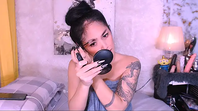 Snapshot of Oriental_Tiara chatting on 12-23-24, 10:01 Oriental Tiara online show from 12-23-24, 10:01