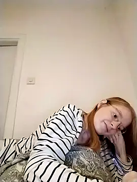 Snapshot of jannis1992 chatting on 09-18-25, 04:03 jannis1992 online show from 09-18-25, 04:03