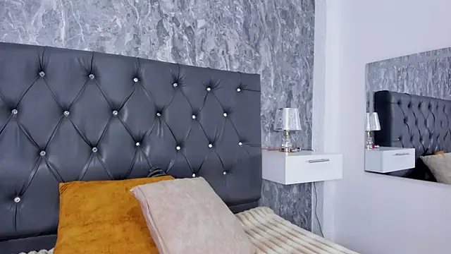 Lia sarahi online show from 09-19-25, 11:33