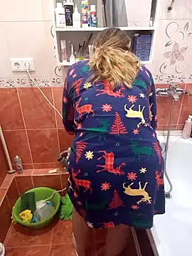 Snapshot of DienkaGreen chatting on 12-13-24, 10:45 DienkaGreen online show from 12-13-24, 10:45