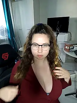 Snapshot of DienkaGreen chatting on 11-04-25, 12:15 DienkaGreen online show from 11-04-25, 12:15