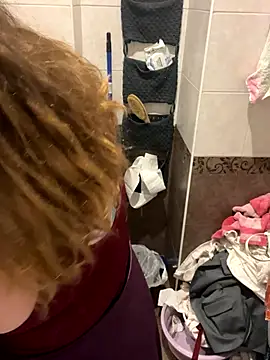 DienkaGreen online show from 11-25-25, 01:55