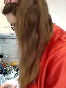 DienkaGreen online show from 12-14-25, 01:05