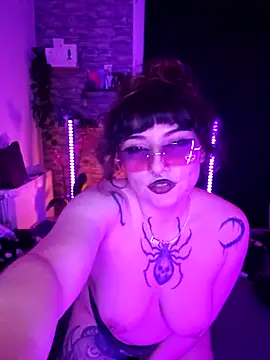 Moxxxie online show from 11-11-25, 07:25