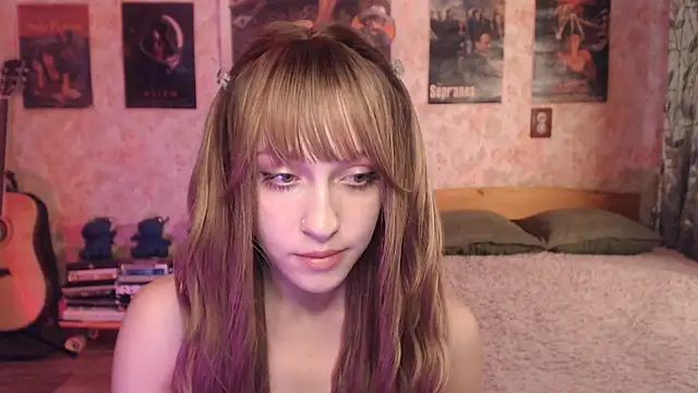 Friendly Ellie online show from 08-04-26, 01:20
