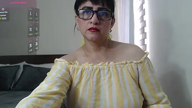 Snapshot of ISABEEL_SOFIA01 chatting on 01-31-25, 04:17 ISABEEL SOFIA01 online show from 01-31-25, 04:17