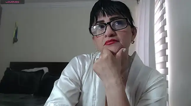 Snapshot of ISABEEL_SOFIA01 chatting on 02-02-25, 04:00 ISABEEL SOFIA01 online show from 02-02-25, 04:00