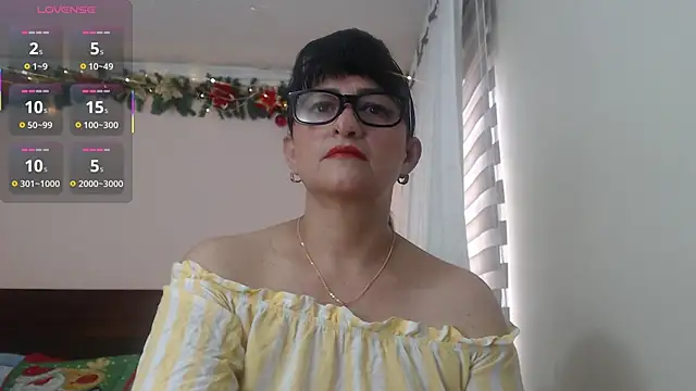Snapshot of ISABEEL_SOFIA01 chatting on 10-11-25, 01:53 ISABEEL SOFIA01 online show from 10-11-25, 01:53