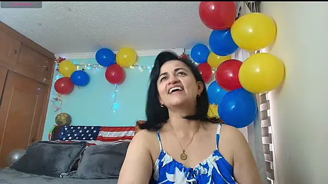 ISABEEL SOFIA01 online show from 06-13-26, 04:38