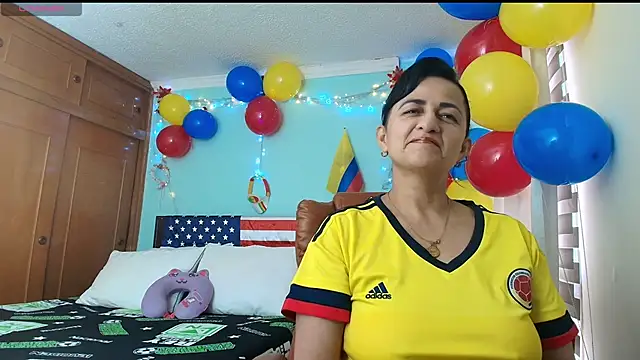 ISABEEL SOFIA01 online show from 06-17-26, 09:05