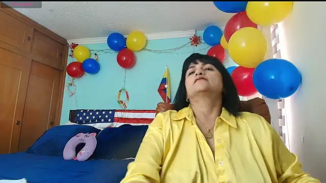Snapshot of ISABEEL_SOFIA01 chatting on 06-18-26, 04:55 ISABEEL SOFIA01 online show from 06-18-26, 04:55