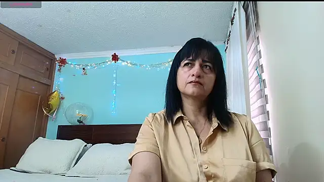 Snapshot of ISABEEL_SOFIA01 chatting on 07-15-26, 12:43 ISABEEL SOFIA01 online show from 07-15-26, 12:43
